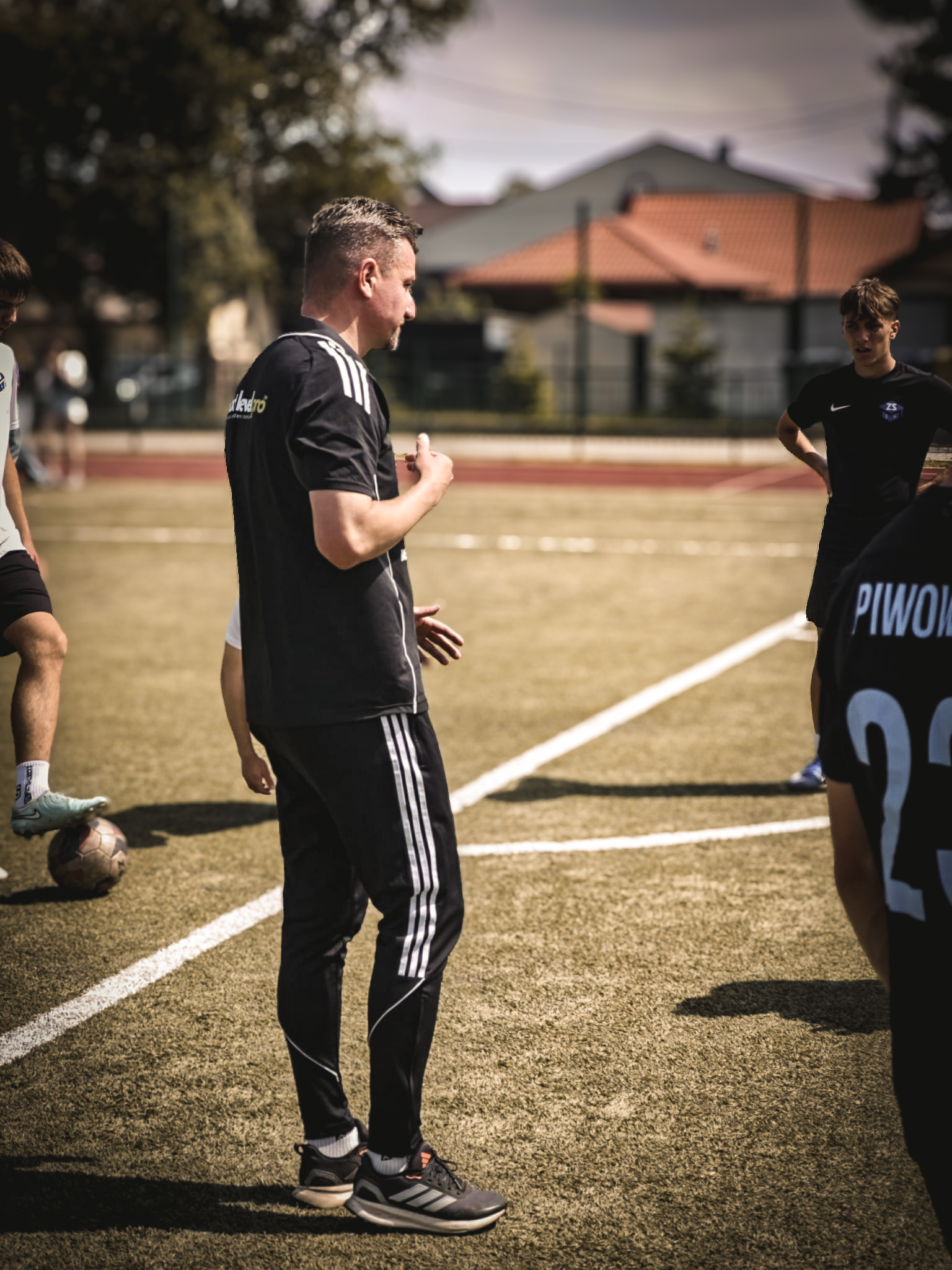Mariusz Paszkowski prowadzący specjalistyczny trening indywidualny